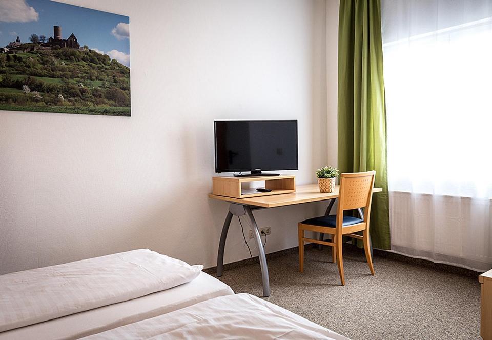 Hotel An Der Burg Biebertal Esterno foto